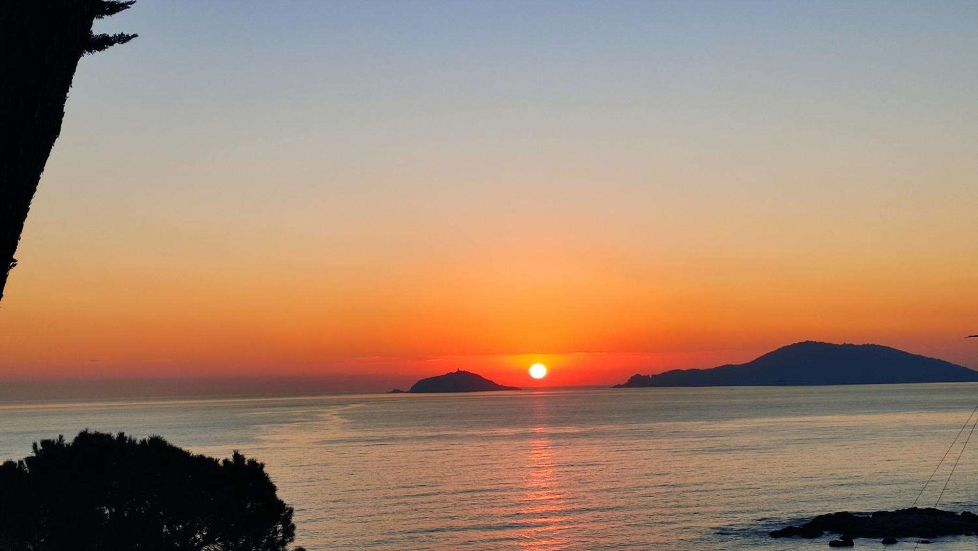 Affittacamere "In Piazzetta Da Vasco" Lerici Exterior foto