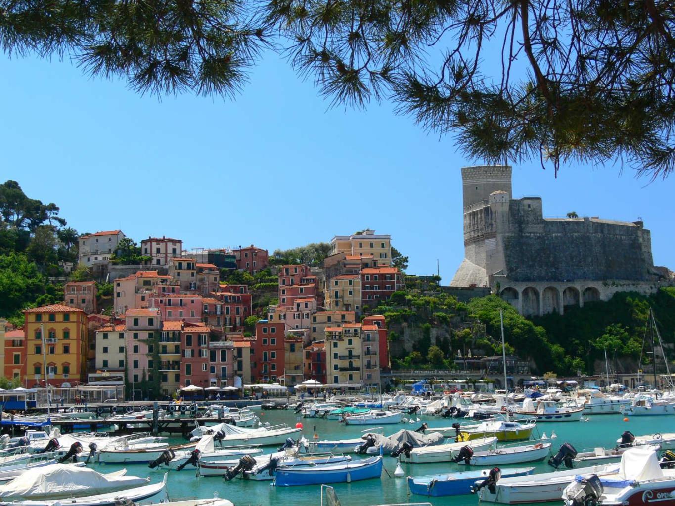 Affittacamere "In Piazzetta Da Vasco" Lerici Exterior foto