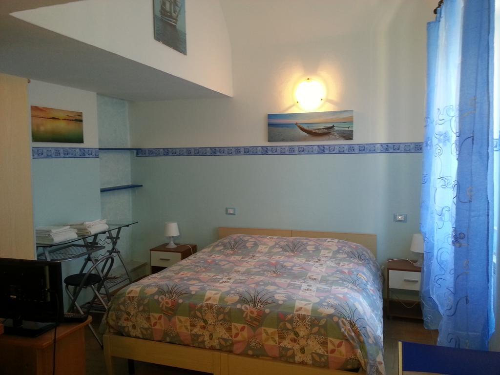 Affittacamere "In Piazzetta Da Vasco" Lerici Exterior foto