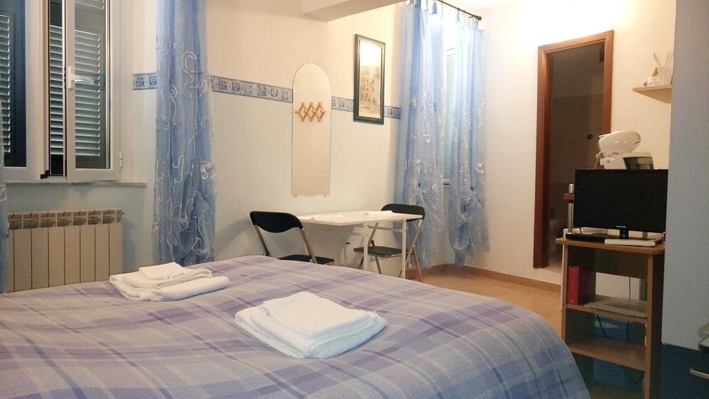 Affittacamere "In Piazzetta Da Vasco" Lerici Exterior foto